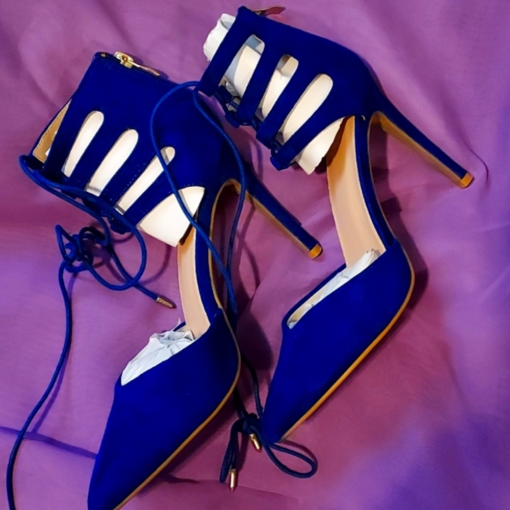 Shoes - Picture 2 of 4